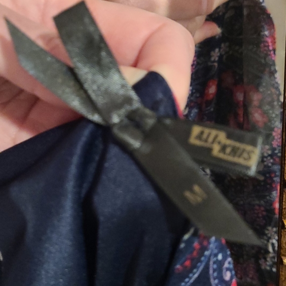 Dress - Picture 4 of 10